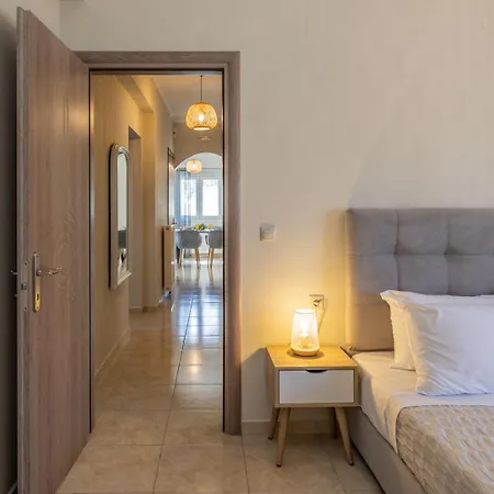 Fanis Elegant Great View アパート アルゴストリオン